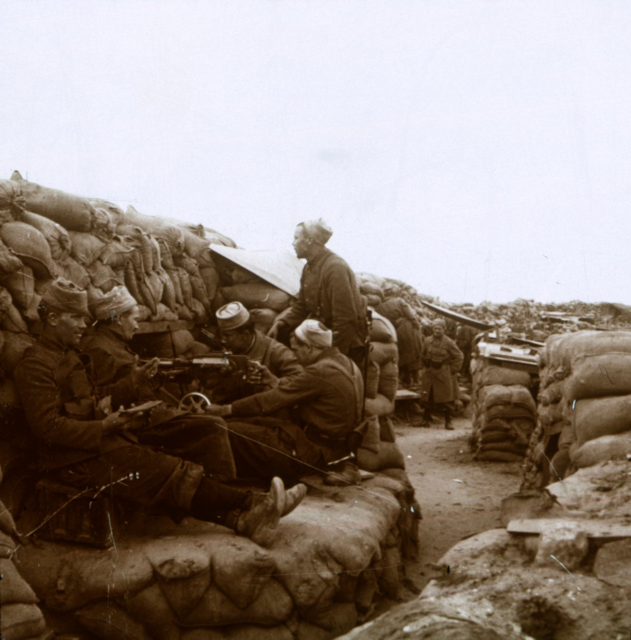 Zuavos cerca del Río Yser, Nieuwpoort, Flandes, Bélgica, c1914-c1918 de Unbekannt