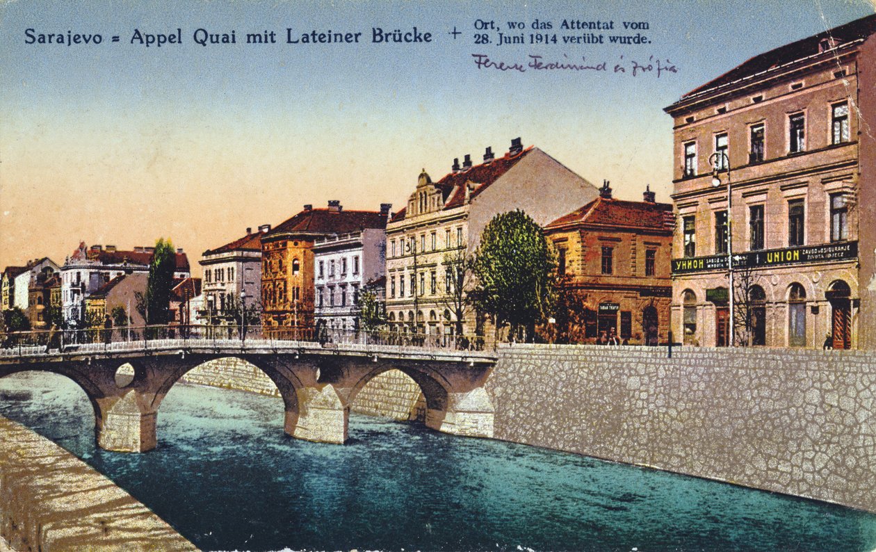 Postal que representa Sarajevo, el muelle Appel y el puente Lateiner, lugar del asesinato del Archiduque Francisco Fernando y su esposa Sofía el 28 de junio de 1914, c. 1920 de Unbekannt Unbekannt
