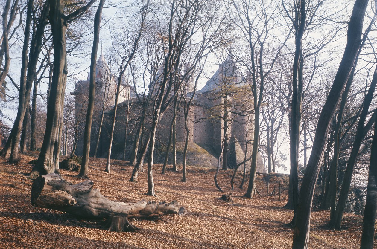 Vista del Castillo Coch, Gales del Sur, desde el bosque de Unbekannt Unbekannt