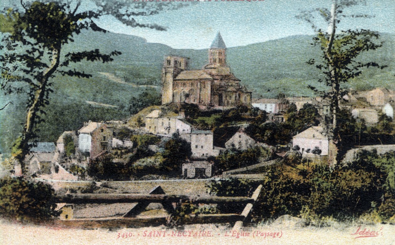 Auvernia, Puy-de-Dome, Saint Nectaire: vista del pueblo y la iglesia de William M. Timlin