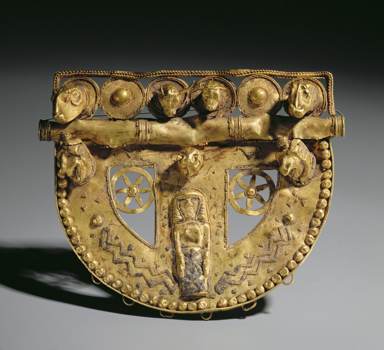 Hebilla de cinturón con decoración granulada, período orientalizante, c.700 a.C. (oro) de Unbekannt