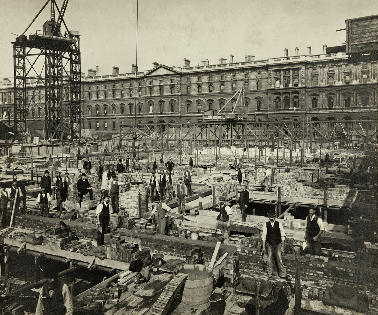 Construcción de las nuevas oficinas del Gobierno, Great George Street, Westminster, Londres, 24 de septiembre de 1902, Reino Unido (fotografía en blanco y negro) de Unbekannter Künstler