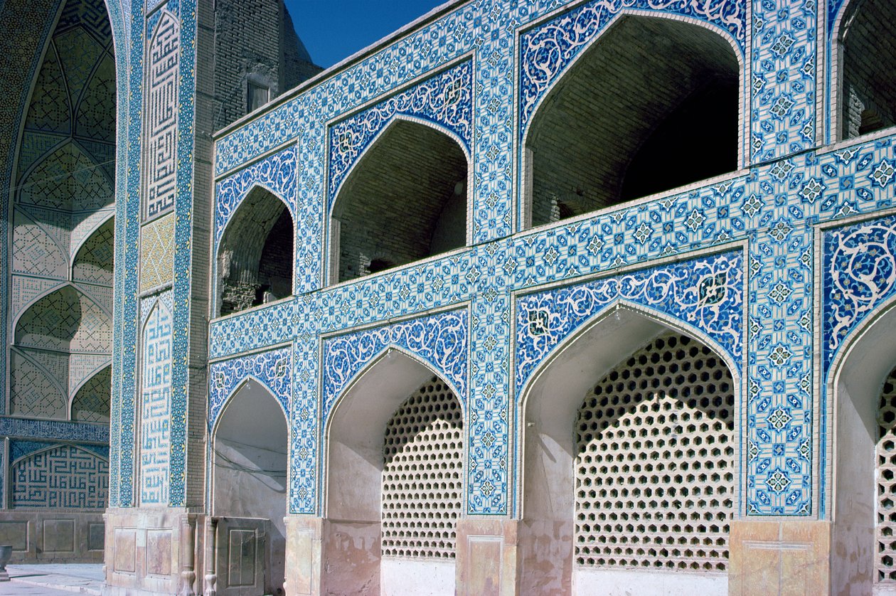 Arcada del patio (riwaq) y entrada abovedada oeste (iwan) c.1121-2 de Unbekannt