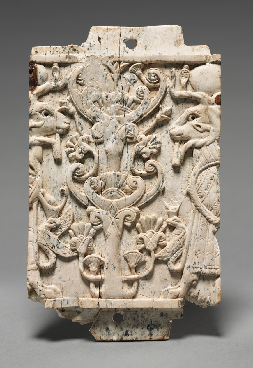 Placa decorativa: Esfinges con cabeza de carnero flanqueando un árbol sagrado, 900-800 a.C. de Unbekannt