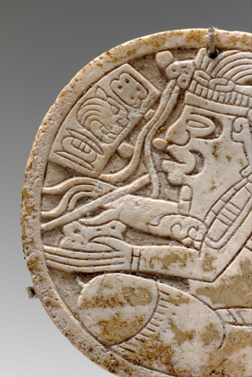 Detalle de un medallón maya, que representa a un escriba sentado con pluma en mano, c.550-950 de Unbekannt