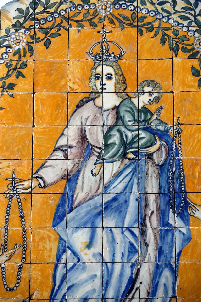 Museo de Évora. Azulejos. San Domingo recibiendo el Rosario de la Virgen. Portugal. de Benjamin Baud