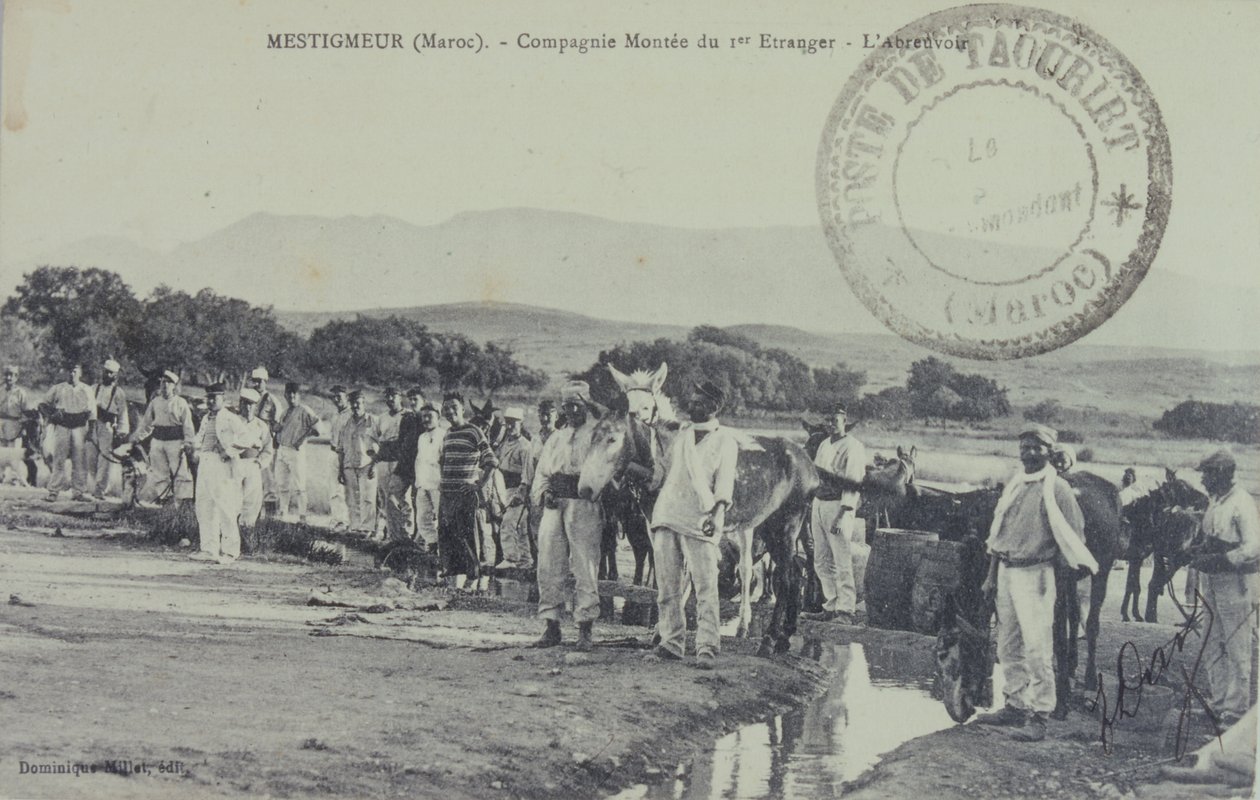 Soldados coloniales legionarios franceses patrullando cerca de las montañas del Atlas, Marruecos. tarjeta postal 1909 de Unbekannter Künstler