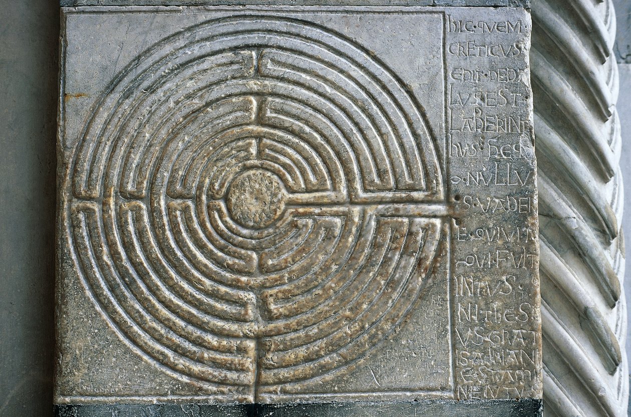 Laberinto en el pórtico de la catedral, Catedral de San Martín de Benjamin Baud