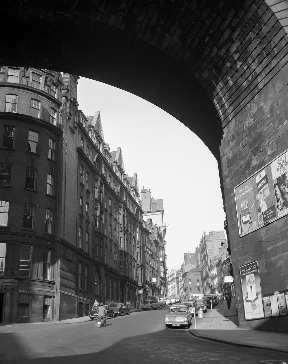 Mirando hacia Dean Street desde The Side, Newcastle upon Tyne, Reino Unido, noviembre de 1963 de Unbekannt
