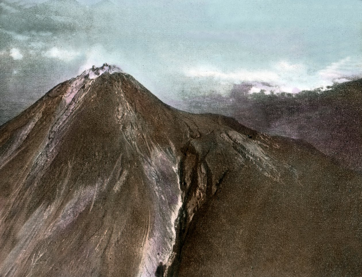 El volcán Merapi, en la isla de Java de Unbekannter Künstler