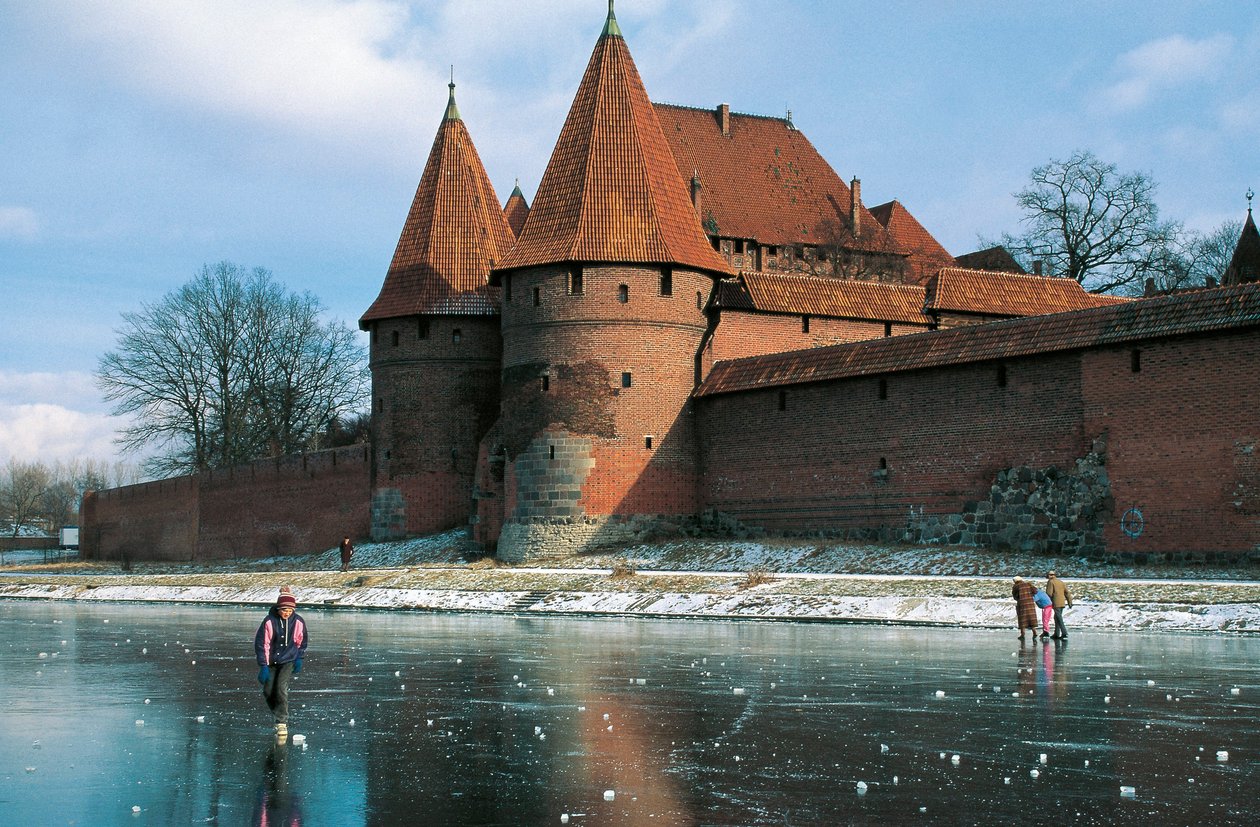 Polonia, voivodato de Pomerania, Malbork, Castillo, fortaleza gótica construida por la Orden Teutónica de Benjamin Baud