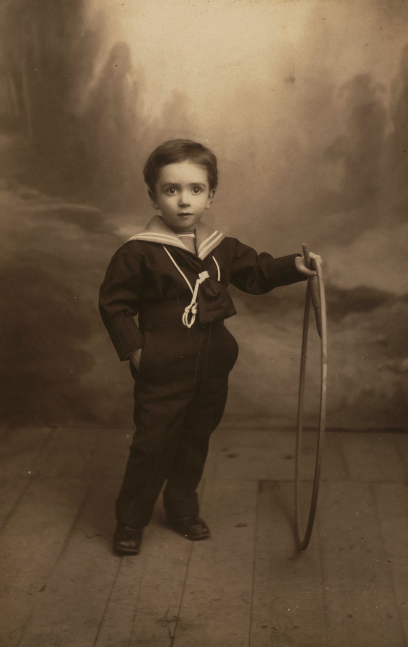 Retrato de un niño con un círculo, postal de Unbekannter Künstler