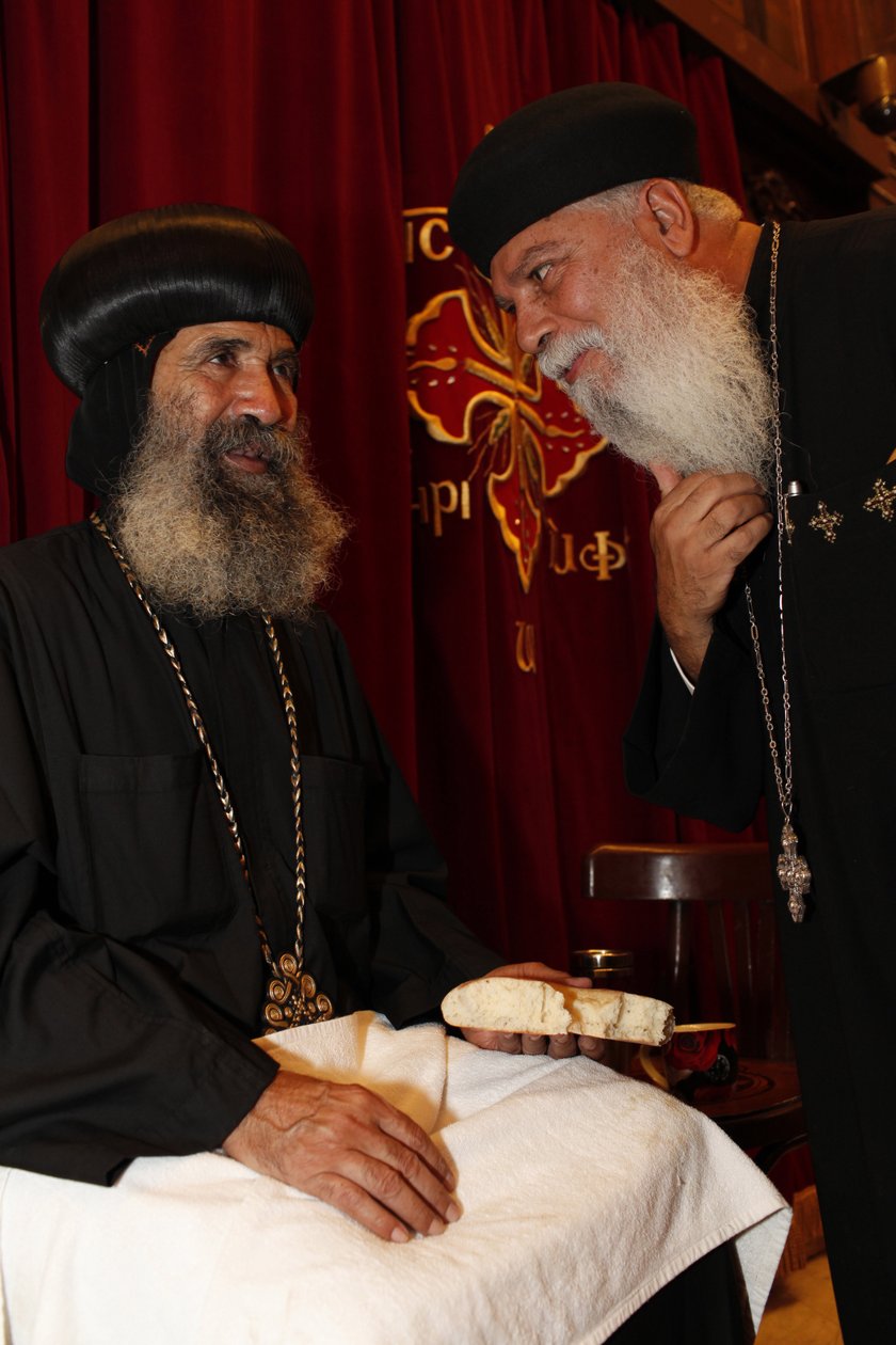 Sacerdotes en la iglesia copta de Abbassiya, El Cairo, Egipto de Unbekannt