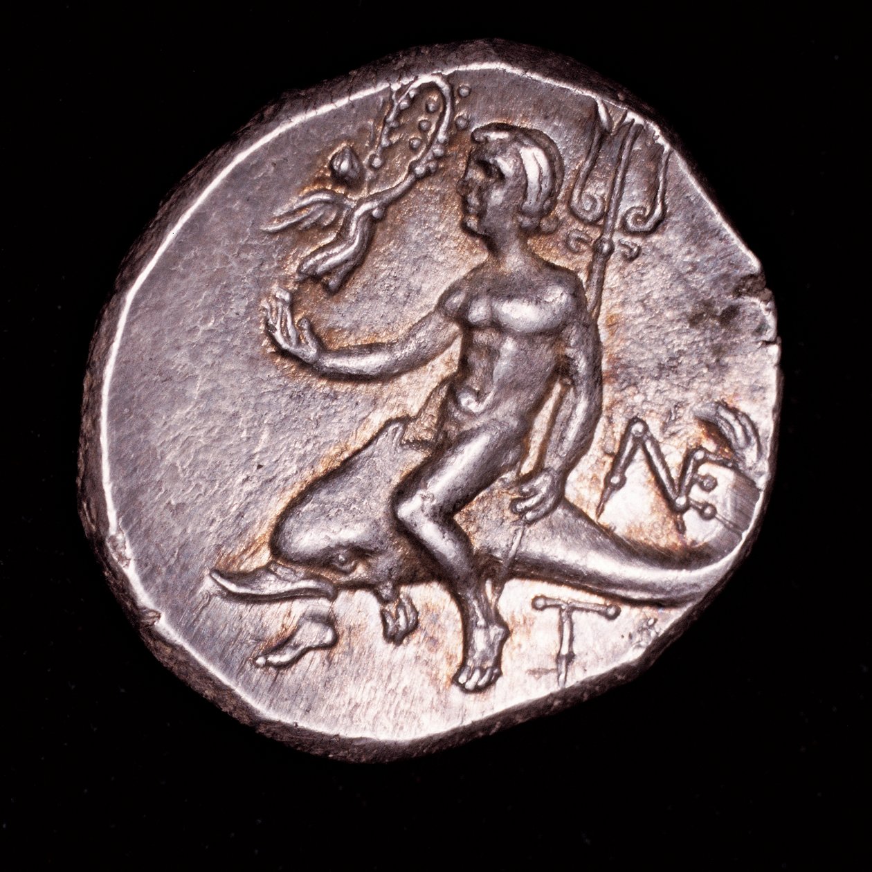 Rara moneda griega antigua, Calabria, Tarento, Taras montado en un delfín sosteniendo un tridente, Nike arriba con una corona (foto) de Unbekannter Künstler