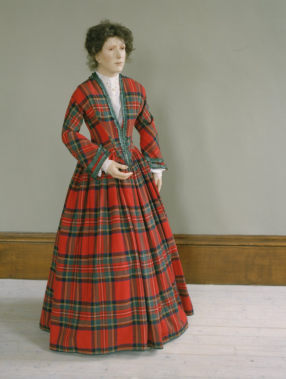 Vestido de tartán Royal Stewart con adornos de seda fruncida, c.1845-50 de Unbekannt