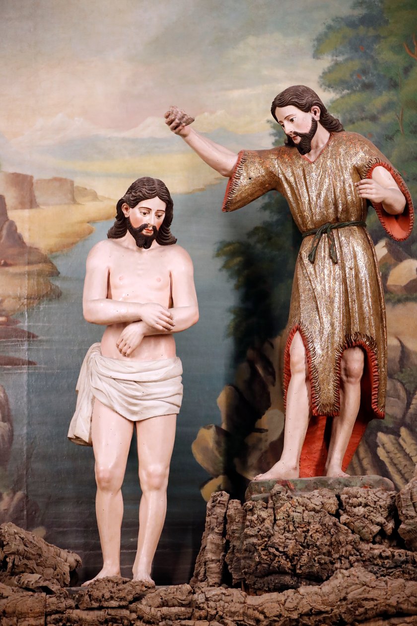 Iglesia de San Francisco. El Bautismo de Cristo por Juan el Bautista en el agua del río Jordán. Évora. Portugal. de Benjamin Baud
