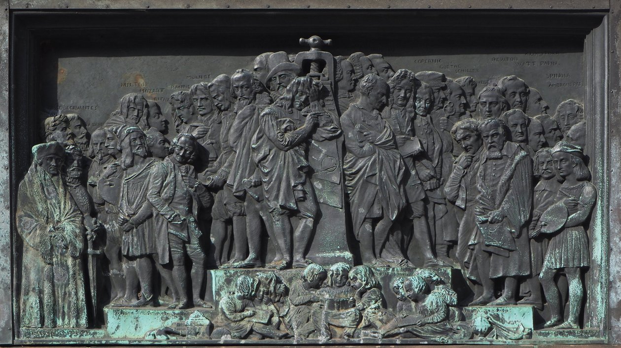 Estrasburgo, bajorrelieve de la escultura de Gutenberg. Europa de William M. Timlin