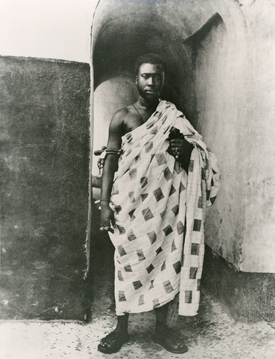 El rey Ashanti; Prempeh, principios del siglo XX (foto en blanco y negro) de Unbekannt