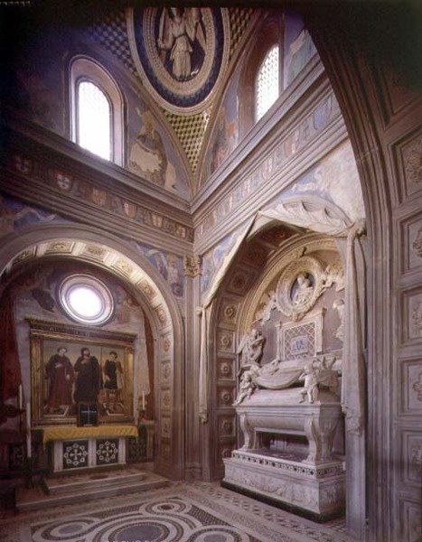 La Capilla del Cardenal de Portugal, (detalle) del altar y la tumba por Antonio Rossellino de Unbekannt