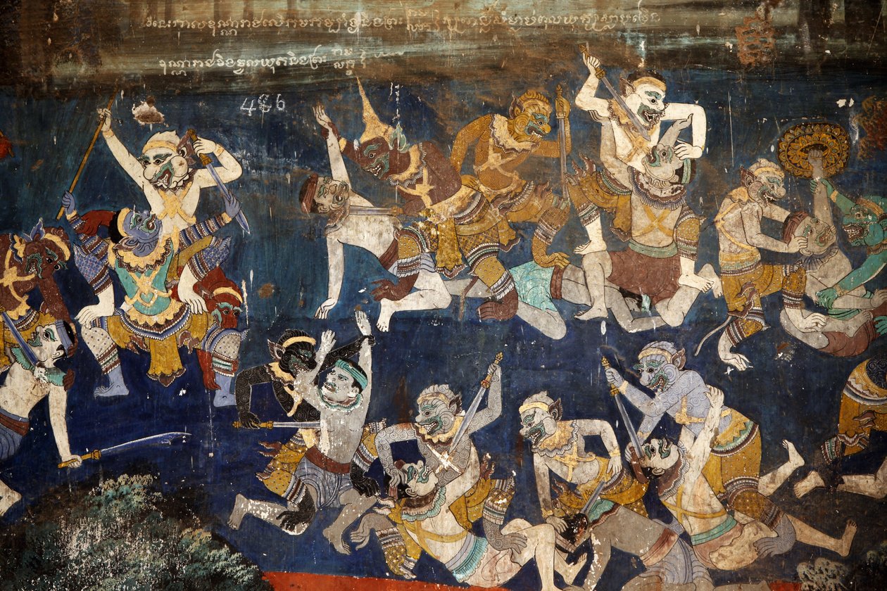 El interior de los muros del recinto de la Pagoda de Plata está cubierto con murales que representan historias del Reamker, es decir, la versión jemer de la épica clásica india, el Ramayana. Algunas secciones de los murales están deterioradas y dañadas por de Unbekannt