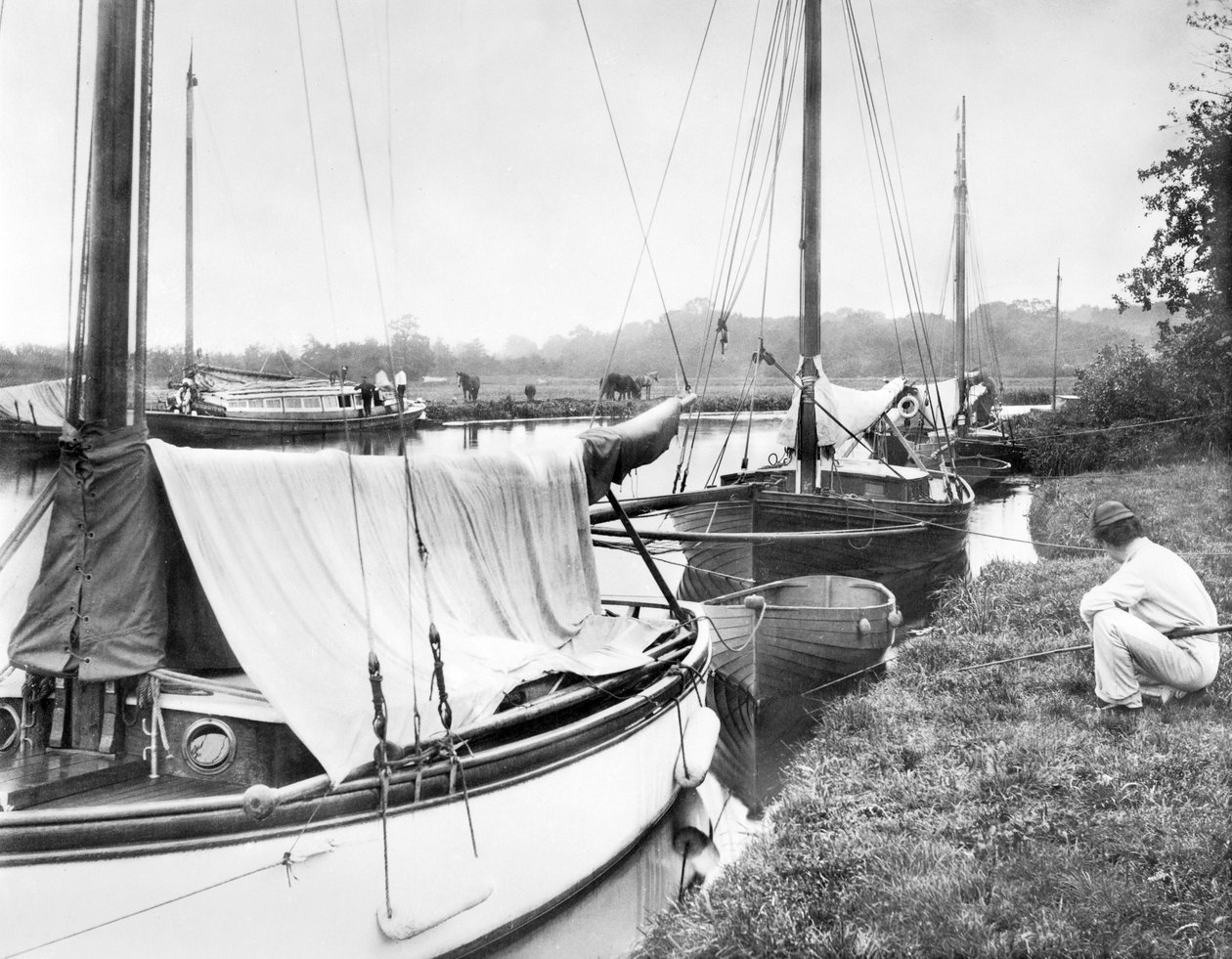 Reino Unido: Yates y embarcaciones fluviales en Wroxham Broad. Norfolk Broads de Unbekannt