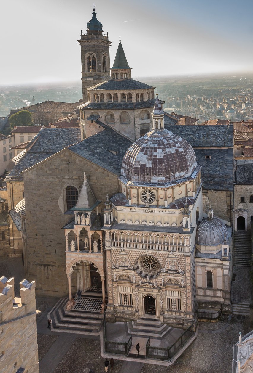 Vista de la Piazza Duomo, Bérgamo Alta, Italia (foto) de Unbekannter Künstler