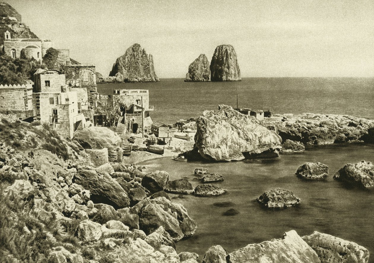 Vista de los farallones desde la isla de Capri hasta Marina Piccola de Unbekannt
