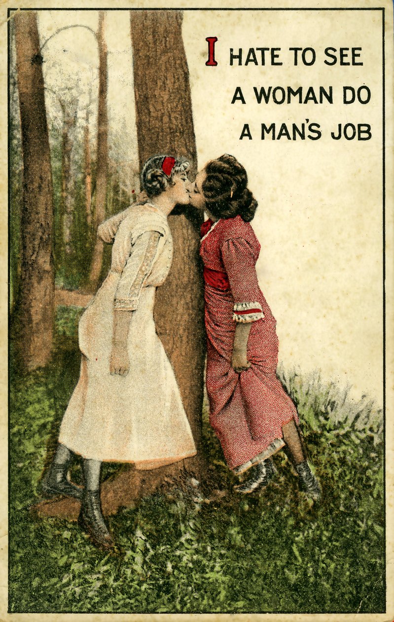 Postal antigua que muestra a dos mujeres besándose, "Odio ver a una mujer hacer el trabajo de un hombre" 1914 (lito) de Alec Hunter