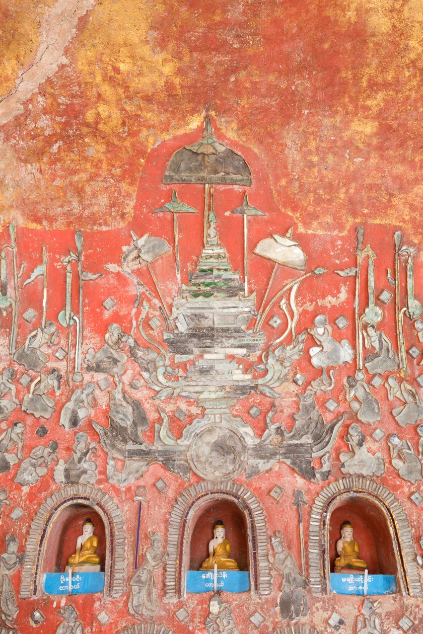 Pared con pequeños budas y figuras de vidrio emplomado, monasterio de Shwe Yaunghwe Kyaung, Nyaungshwe, lago Inle, Myanmar (foto) de Unbekannter Künstler