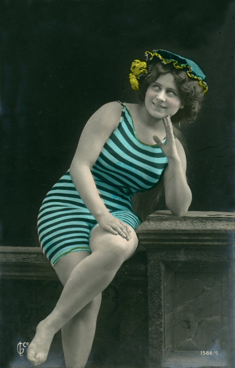 Mujer en traje de baño, c. principios de 1900 (postal) de Alec Hunter
