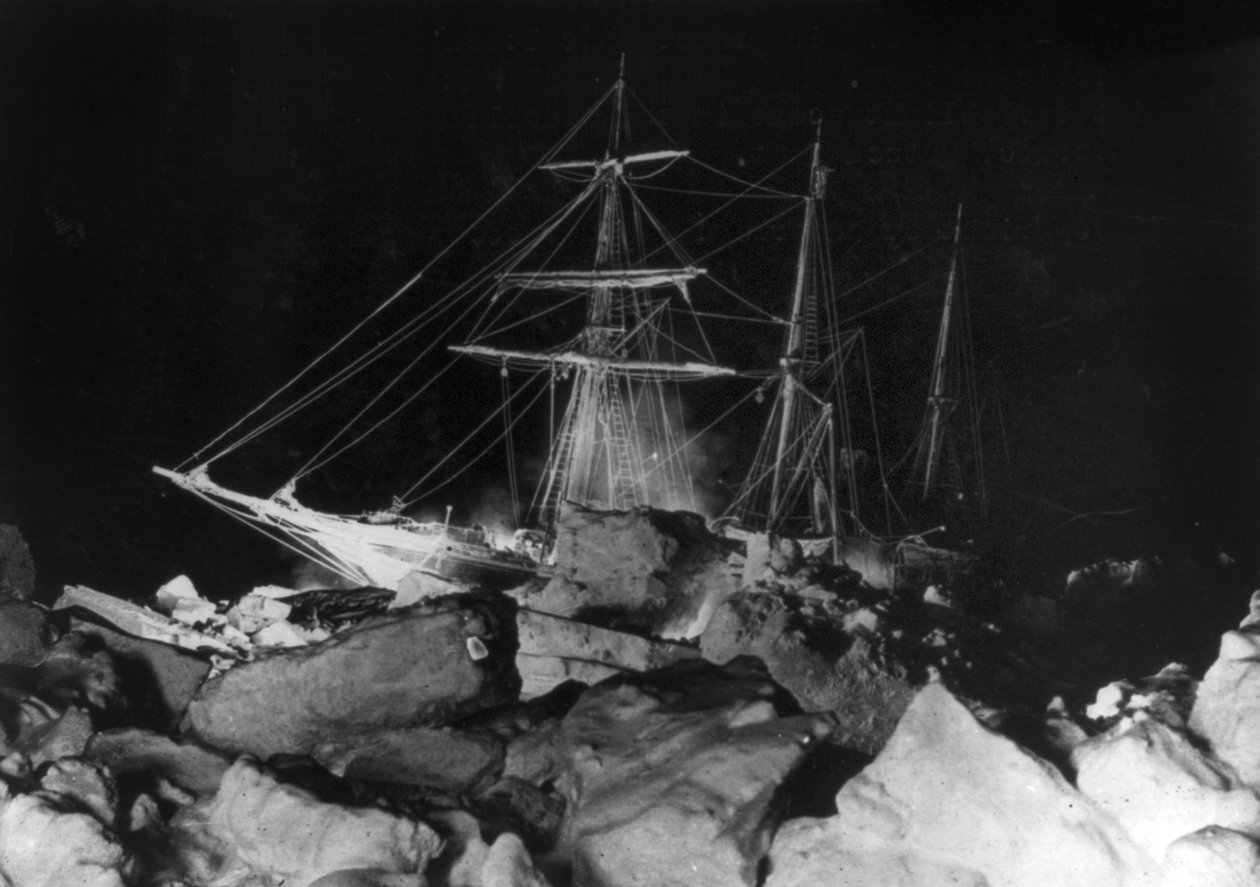 Expedición Imperial Transantártica: el Endurance atascado, c.1914-17 (foto) de Underwood & Underwood