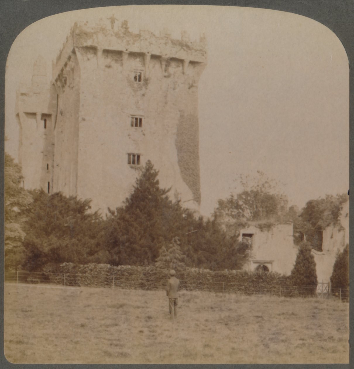 Castillo de Blarney, el santuario del ingenio irlandés - cerca de Cork, Irlanda de Underwood and Underwood