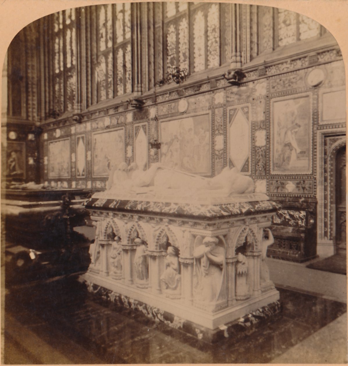 Cenotafio del Príncipe Consorte, en la Capilla Memorial de Albert, Windsor, Inglaterra de Underwood and Underwood