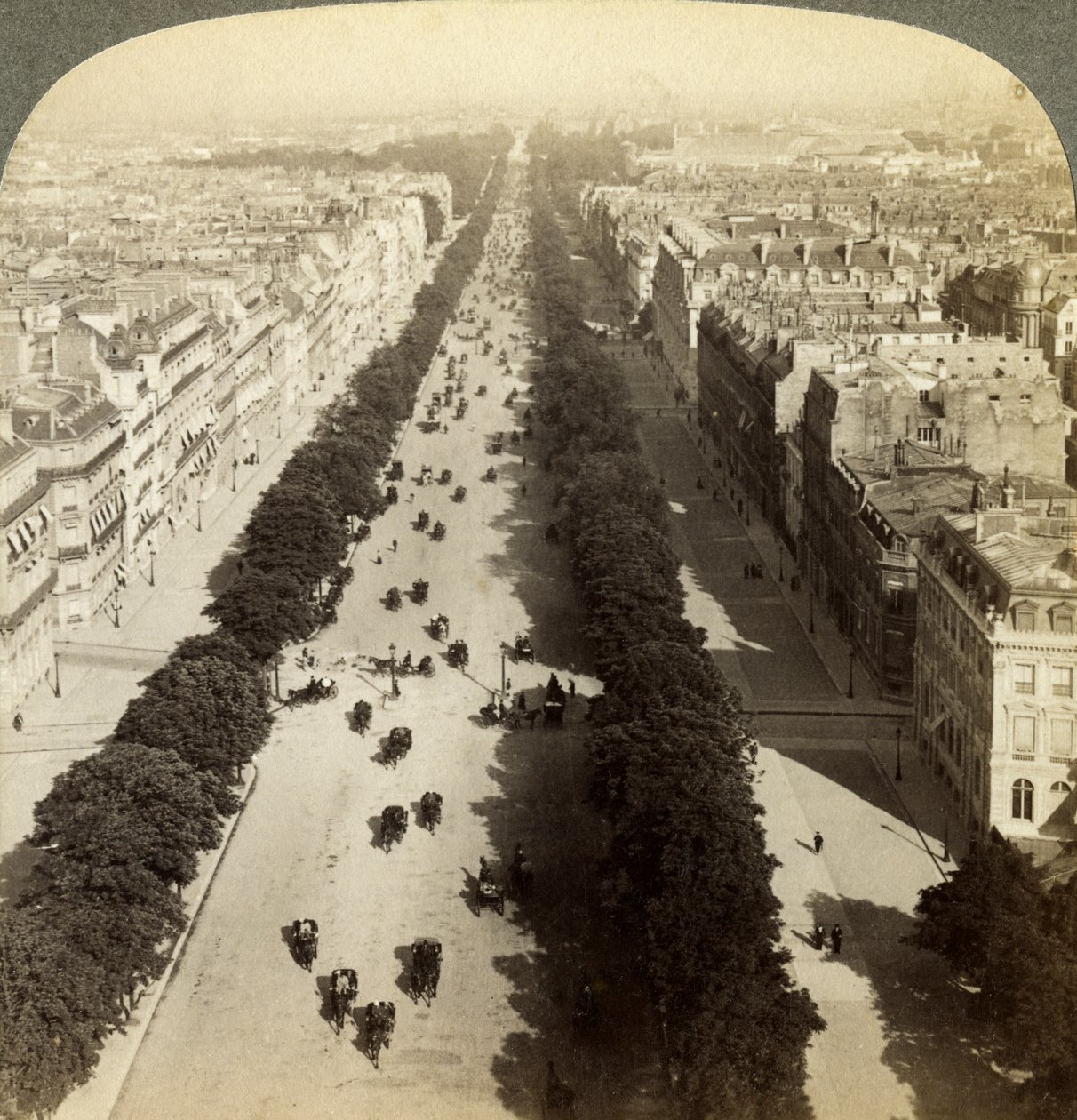 Campos Elíseos desde el Arco de Triunfo, París, Francia, siglo XIX de Underwood and Underwood