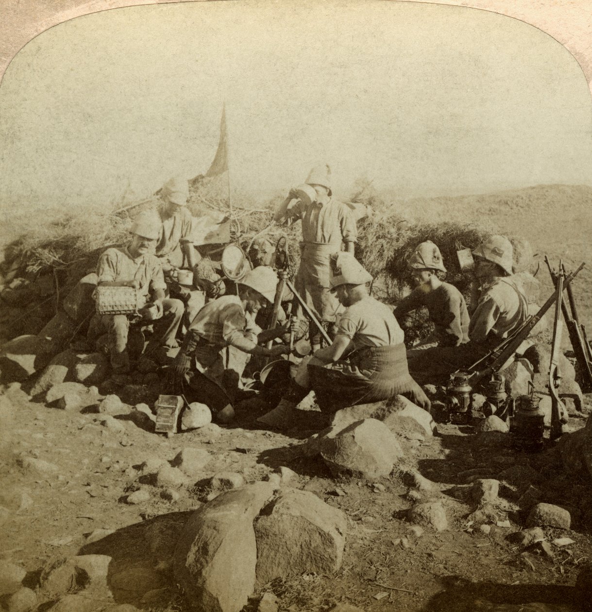 Señaladores de Gordon Highland en Signal Hill, Euslin, Sudáfrica, Guerra de los Bóeres, 1899-1902 de Underwood and Underwood
