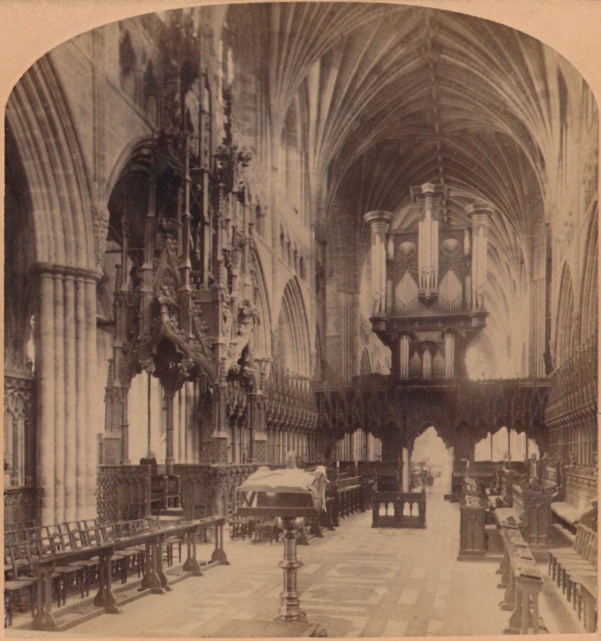 Interior de la Catedral de Exeter, Inglaterra de Underwood and Underwood