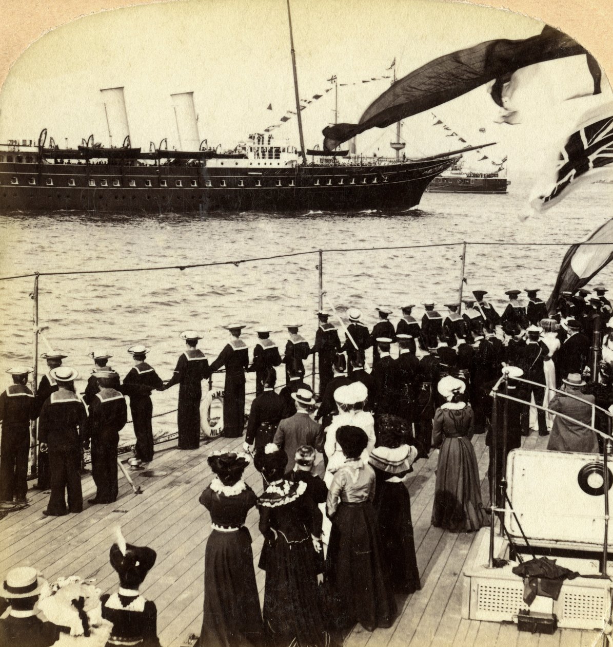 Yate real pasando el acorazado HMS Nile, Revisión de la Coronación, Spithead, Hampshire, 1902 de Underwood and Underwood