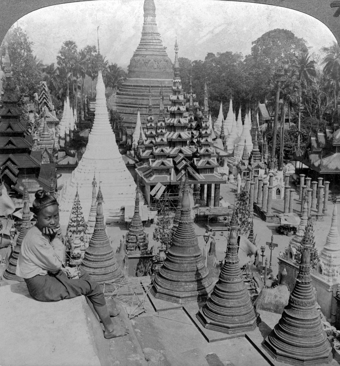Pagoda Shwedagon, Rangún, Birmania, c. 1900s de Underwood and Underwood