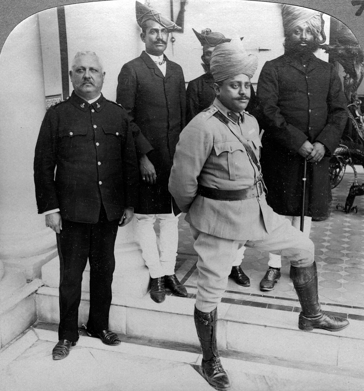 El Maharajá de Gwalior en casa, Madhya Pradesh, India, c1900s de Underwood and Underwood