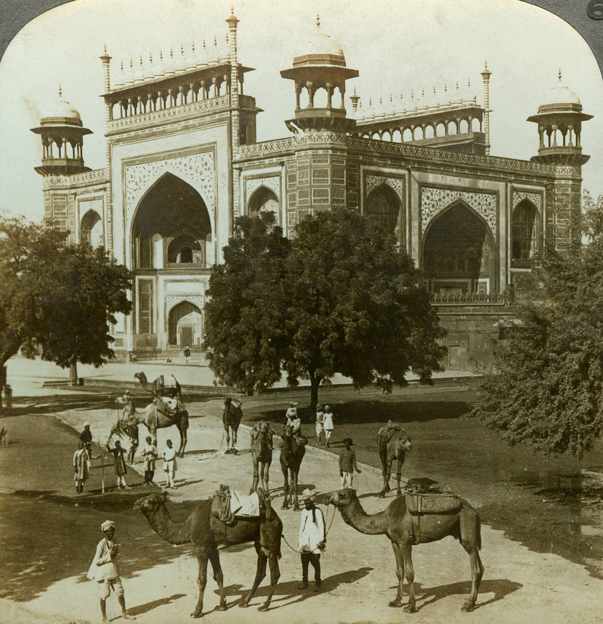 Tumba de Akbar, Sikandarah, Uttar Pradesh, India, c1900s de Underwood and Underwood