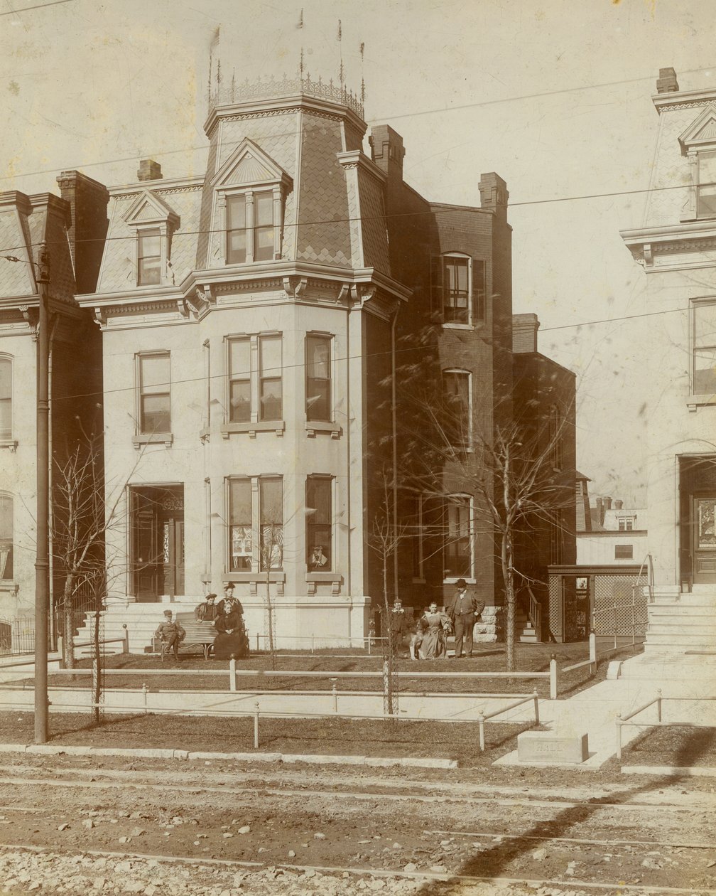 Residencia de Charles S. Brown. 2337 St. Louis Avenue de Unknown