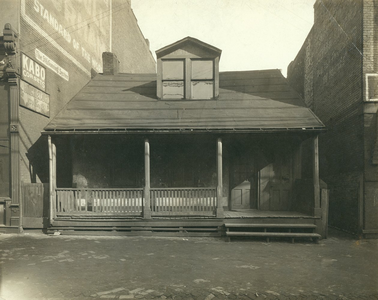 Residencia de Joseph Labadie. Cuarta calle en el lado este al sur de Poplar de Unknown