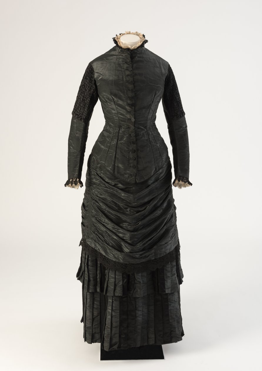 Vestido de luto de seda negra, 1880s de Unbekannt Unbekannt