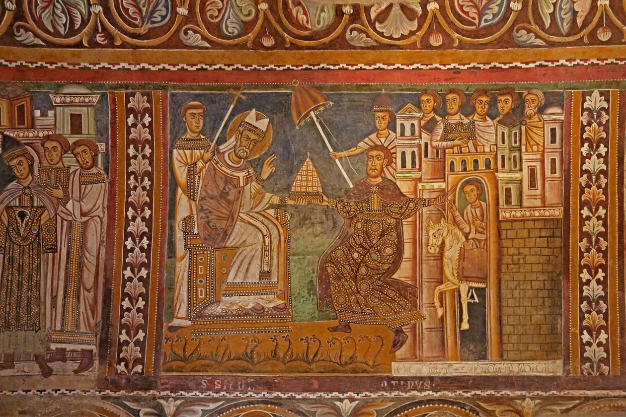 El Emperador Constantino presenta su tiara imperial al Papa Silvestre, dándole el gobierno de Roma, pared oeste de la Capilla de San Silvestro, 1246 de Unknown