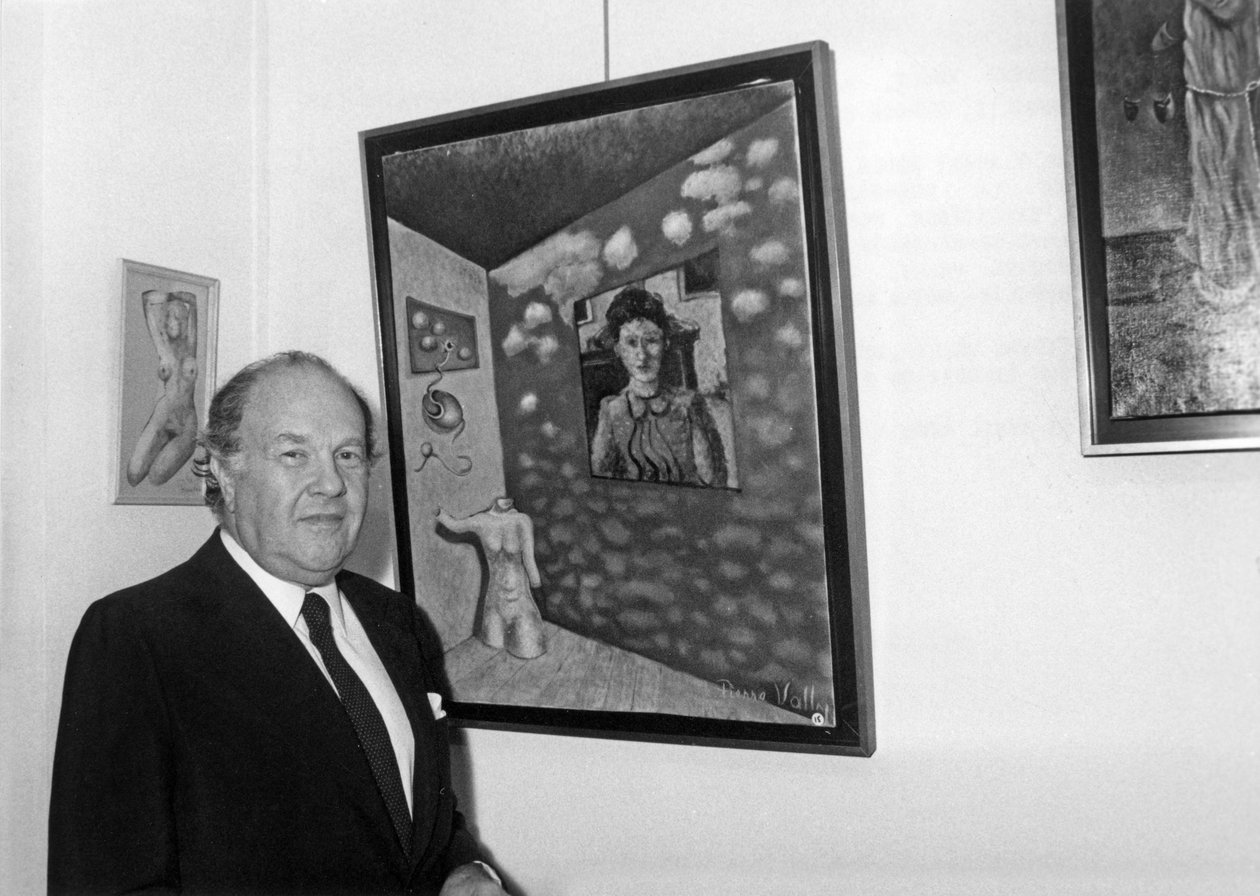 Pierre Velly alias Pierre De Varga frente a uno de sus lienzos en la inauguración de su exposición en la Galerie 3000 el 11 de abril de 1986 de Unknown