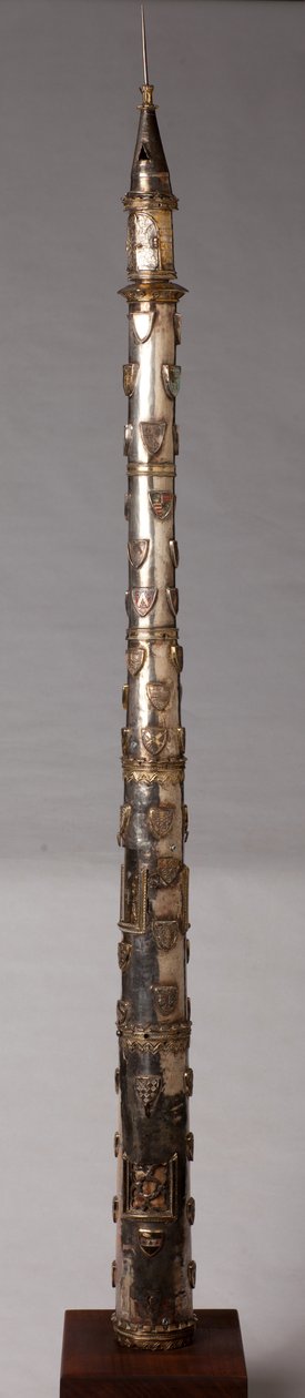 Candelabro (?), orfebrería de Unknown artist