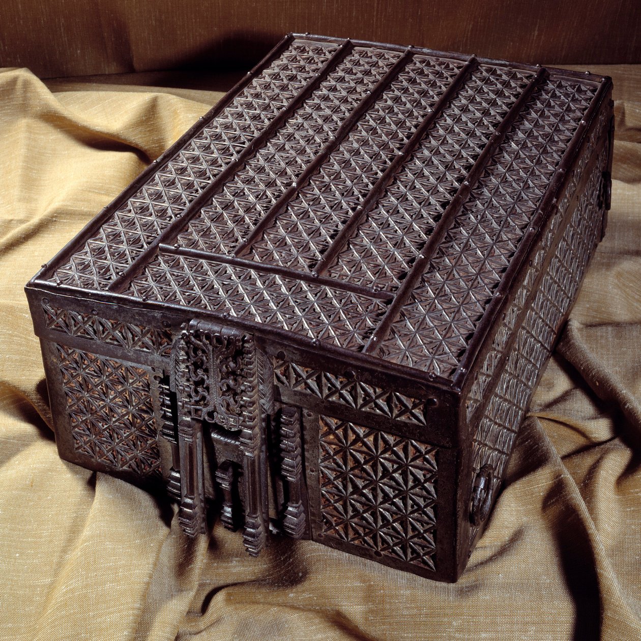 Casete que contiene el tratado de Amiens de 1527 de Unknown artist
