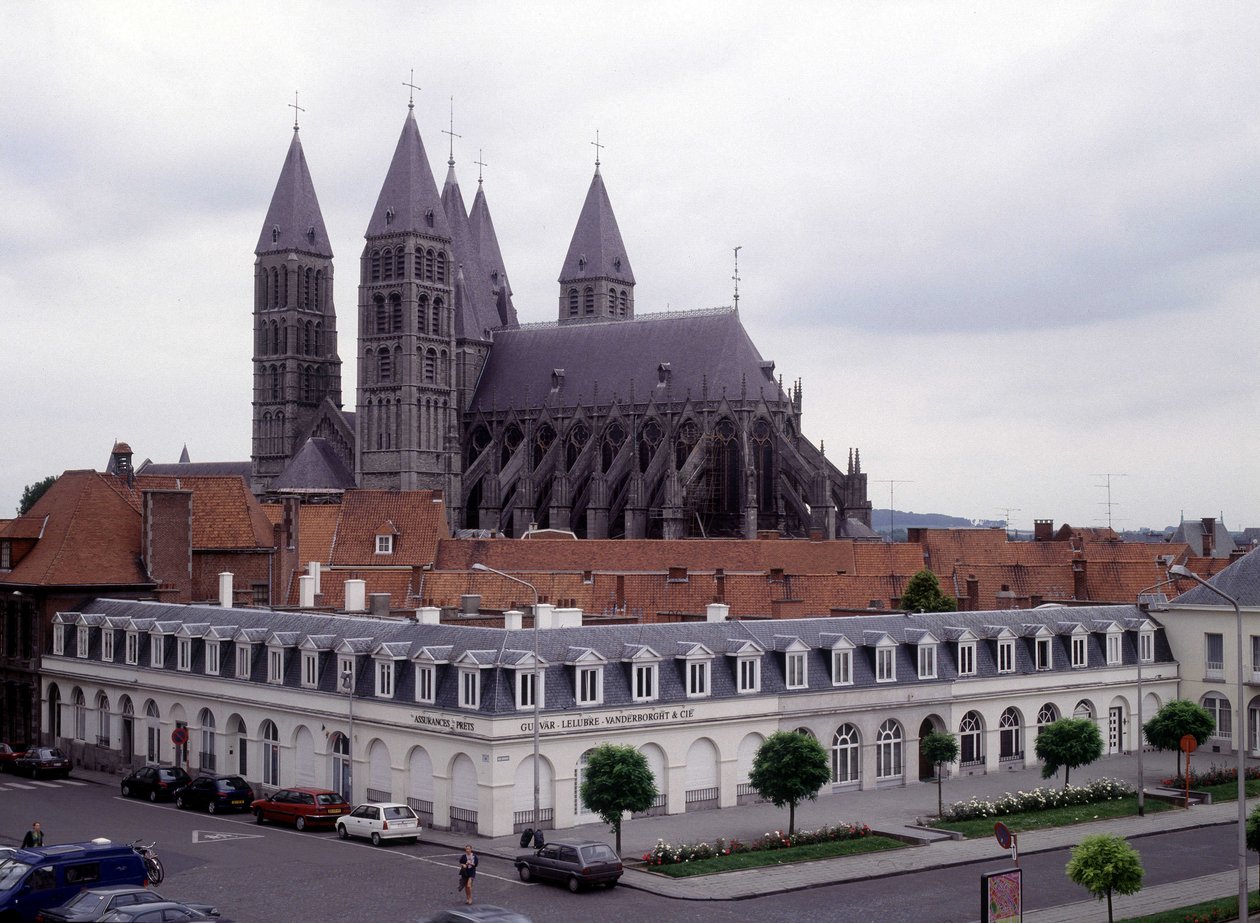 Catedral de Tournai (Bélgica), vista desde el exterior de Unknown artist