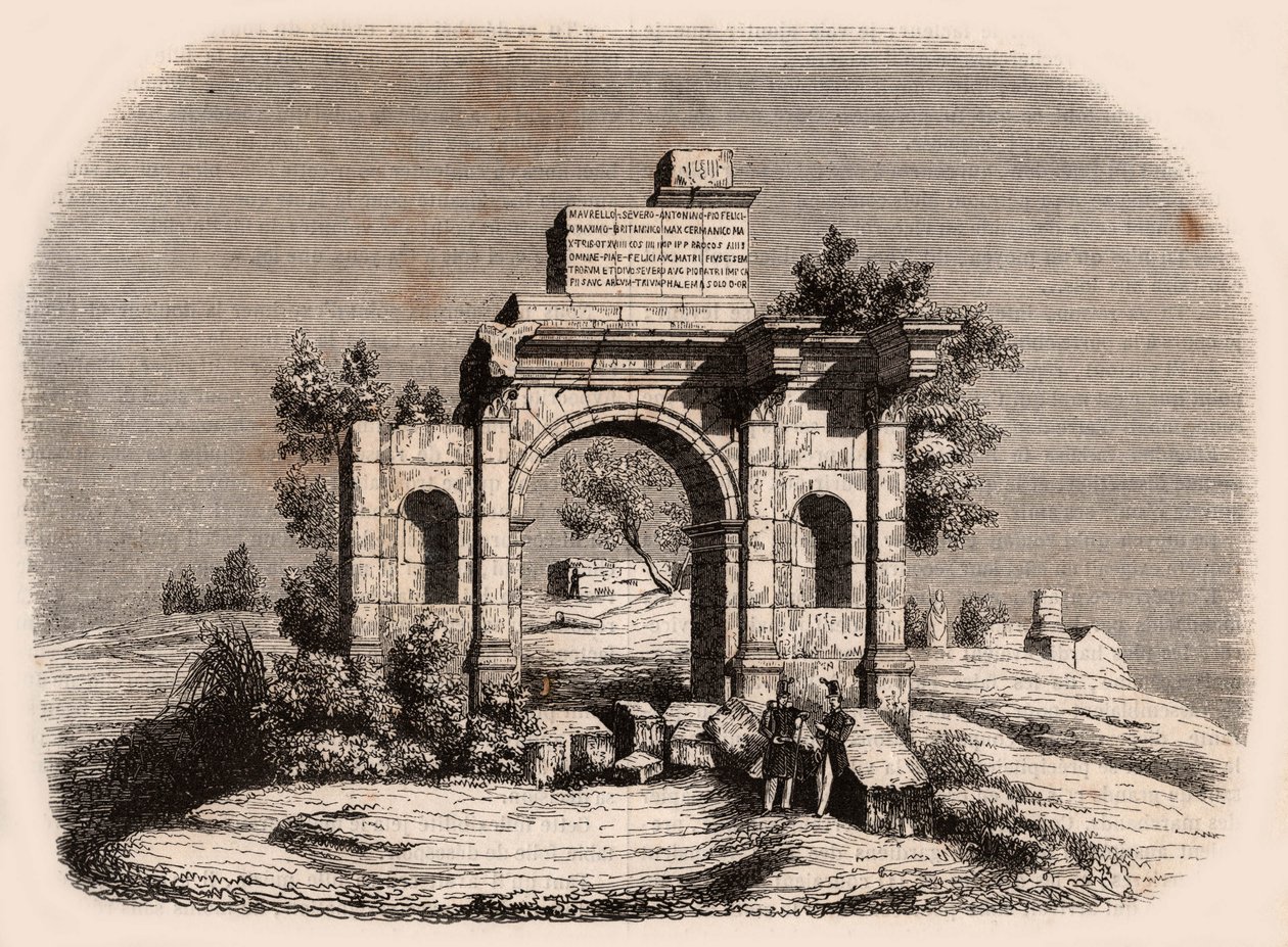 Vista frontal del arco romano de Djemilah en Argelia: dos soldados franceses posando frente a las ruinas de Unknown