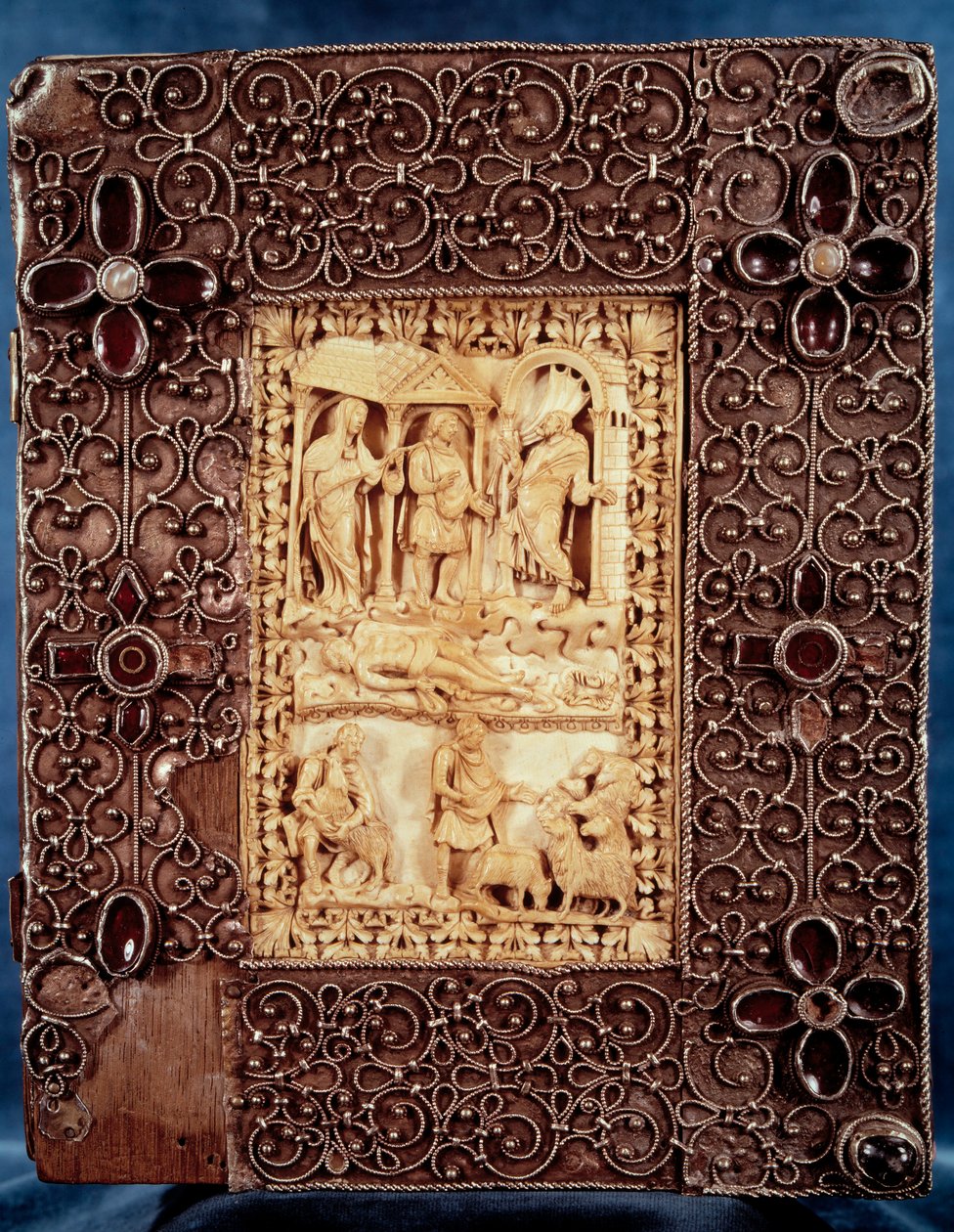 Plato inferior del Salterio de Carlos el Calvo (Carlos II) (823-877): miniatura en marfil que representa a Natán matando al niño, fruto de la relación adúltera del rey de Israel David y Betsabé de Unknown artist